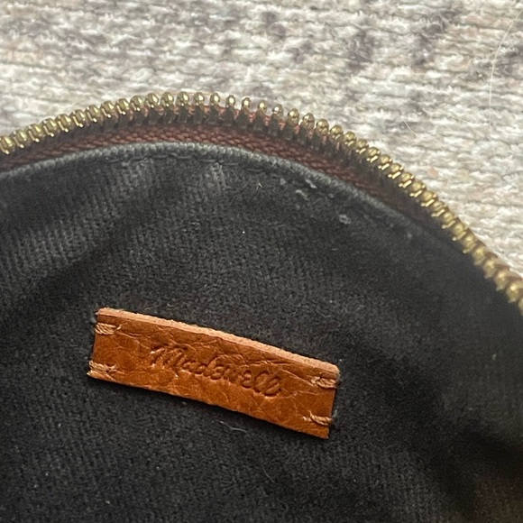 Madewell The Simple Pouch Belt Bag - Picture 7 of 9